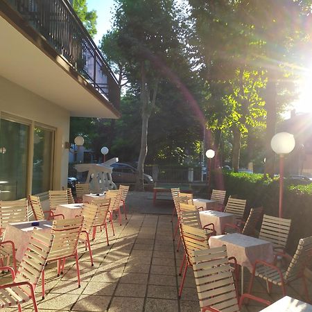 Hotel Irene リッチョーネ エクステリア 写真