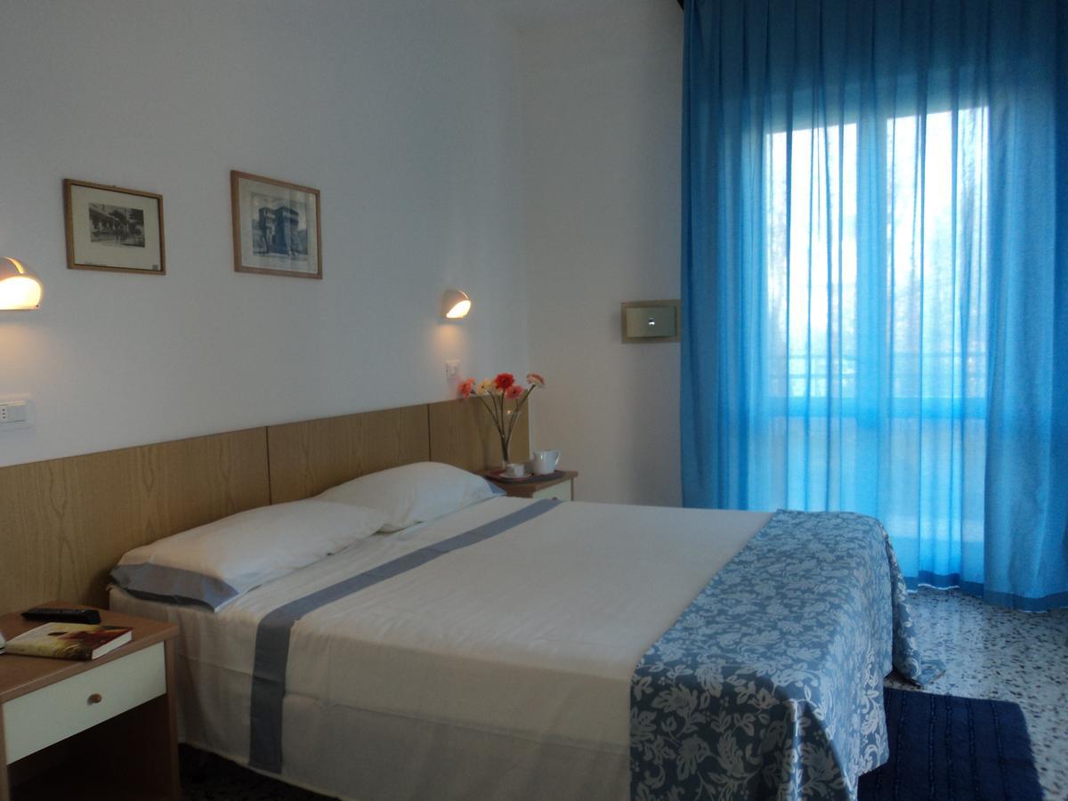 Hotel Irene リッチョーネ エクステリア 写真