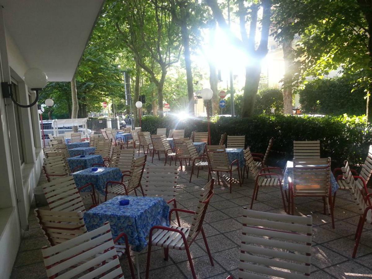 Hotel Irene リッチョーネ エクステリア 写真