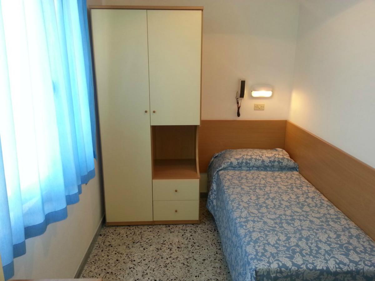 Hotel Irene リッチョーネ エクステリア 写真