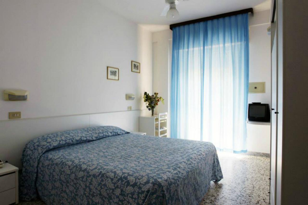 Hotel Irene リッチョーネ エクステリア 写真